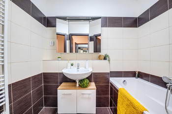 Prodej bytu 3+kk v osobním vlastnictví 70 m², Praha 4 - Újezd u Průhonic