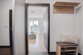 Prodej bytu 3+kk v osobním vlastnictví 70 m², Praha 4 - Újezd u Průhonic