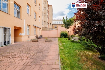 Pronájem bytu 1+kk v osobním vlastnictví 44 m², Praha 8 - Karlín