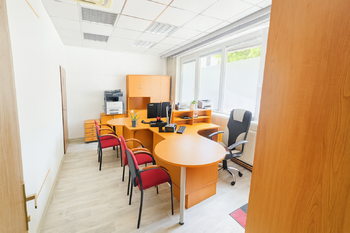 Pronájem kancelářských prostor 578 m², Židlochovice