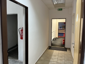 Pronájem kancelářských prostor 416 m², Rožnov pod Radhoštěm