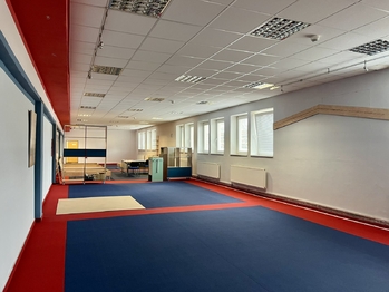 Pronájem kancelářských prostor 416 m², Rožnov pod Radhoštěm