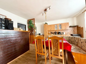 Prodej domu 214 m², Újezdeček