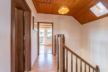 Chodba v patře - Prodej domu 110 m², Rataje nad Sázavou