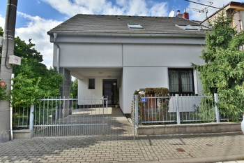 Pronájem domu 81 m², Hradec Králové