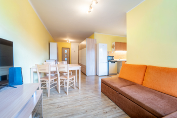 obývací místnost s lodžií - Prodej bytu 3+1 v osobním vlastnictví 72 m², Kolín