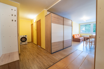 předsíň  - Prodej bytu 3+1 v osobním vlastnictví 72 m², Kolín