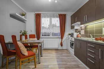 Kuchyně. - Pronájem domu 70 m², Lodhéřov