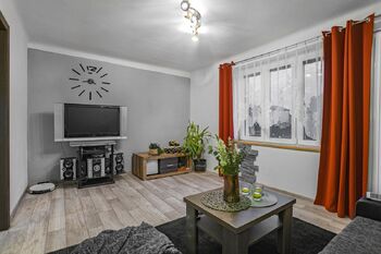 Obývací pokoj. - Pronájem domu 70 m², Lodhéřov