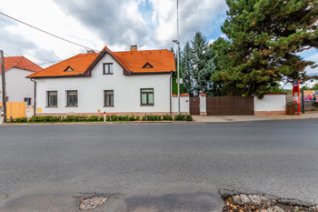 Prodej domu 344 m², Zdiby