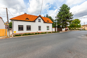 Prodej domu 344 m², Zdiby