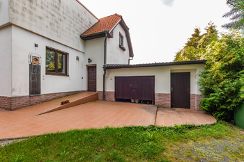 Prodej domu 344 m², Zdiby