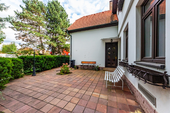 Prodej domu 344 m², Zdiby