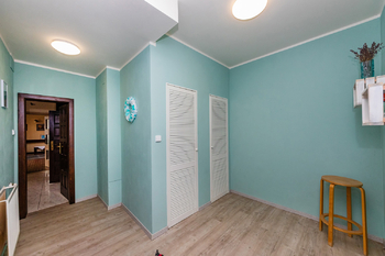 Prodej domu 344 m², Zdiby