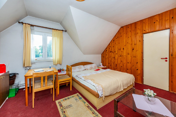 Prodej domu 344 m², Zdiby