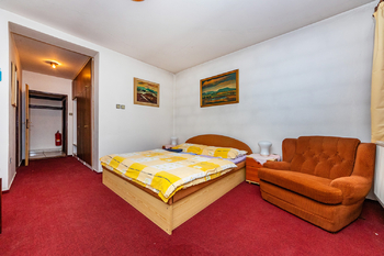 Prodej domu 344 m², Zdiby