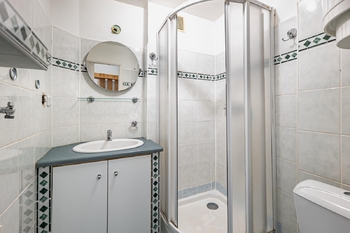 Koupelna. - Pronájem bytu 1+kk v osobním vlastnictví 27 m², Jindřichův Hradec
