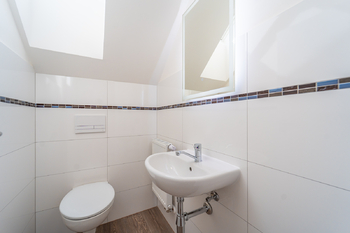 Samostatná toaleta - Pronájem bytu 2+kk 51 m², Unhošť