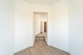 Vstup do pracovny - Pronájem bytu 2+kk 62 m², Unhošť