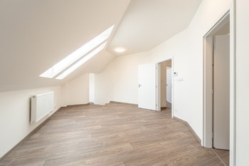 Obývací pokoj - Pronájem bytu 2+kk 62 m², Unhošť
