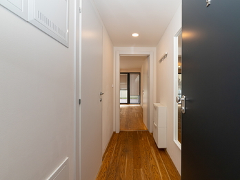 Pronájem bytu 1+kk v osobním vlastnictví 38 m², Praha 8 - Libeň