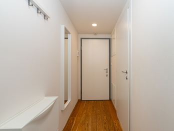Pronájem bytu 1+kk v osobním vlastnictví 38 m², Praha 8 - Libeň