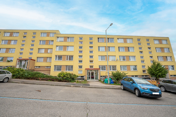 Prodej bytu 3+1 v družstevním vlastnictví 78 m², Praha 8 - Kobylisy