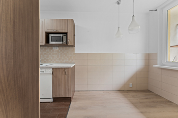 Prodej bytu 3+1 v družstevním vlastnictví 78 m², Praha 8 - Kobylisy