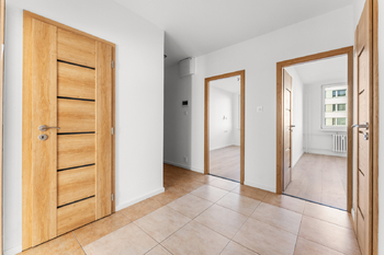 Prodej bytu 3+1 v osobním vlastnictví 81 m², Praha 8 - Kobylisy