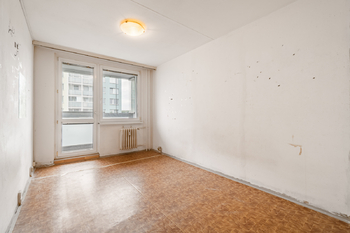 Ložnice s lodžií - Prodej bytu 3+kk v osobním vlastnictví 67 m², Praha 9 - Černý Most