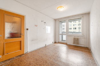 Ložnice s lodžií - Prodej bytu 3+kk v osobním vlastnictví 67 m², Praha 9 - Černý Most