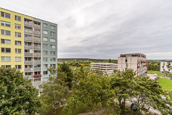 Výhled z oken - Prodej bytu 3+kk v osobním vlastnictví 67 m², Praha 9 - Černý Most