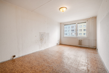 Obývací pokoj s kk - Prodej bytu 3+kk v osobním vlastnictví 67 m², Praha 9 - Černý Most