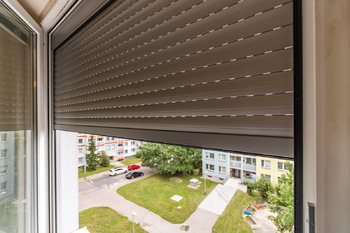 Venkovní rolety - Prodej bytu 3+kk v osobním vlastnictví 67 m², Praha 9 - Černý Most