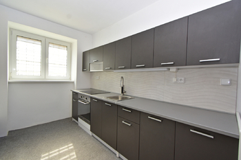 Kuchyňský kout.  - Pronájem kancelářských prostor 40 m², Neratovice 