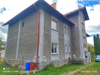 pohled na dům - Prodej bytu 2+1 v osobním vlastnictví 67 m², Jeseník