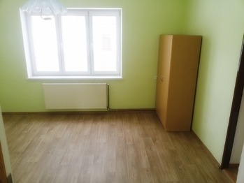 pokoj - Prodej bytu 2+1 v osobním vlastnictví 67 m², Jeseník