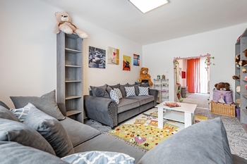 Herna v prvním patře. - Prodej domu 247 m², České Velenice