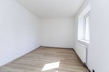 Pokoj - Prodej bytu 3+kk v osobním vlastnictví 58 m², Mšené-lázně