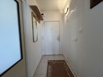 Předsíň - Prodej bytu 1+1 v osobním vlastnictví 44 m², Třebíč