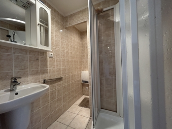 Koupelna - Prodej bytu 1+1 v osobním vlastnictví 44 m², Třebíč