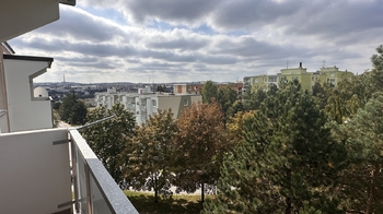 Pohled z balkonu - Prodej bytu 1+1 v osobním vlastnictví 44 m², Třebíč