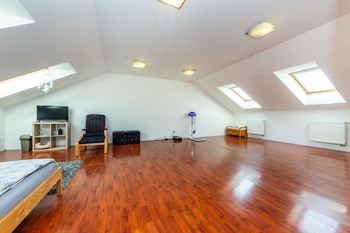 Prodej ubytovacího zařízení 309 m², Kněževes