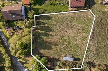 Prodej pozemku 1092 m², Drevníky