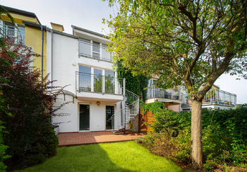 pohled ze zahrady - Prodej domu 150 m², Praha 4 - Kunratice