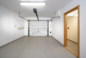 garáž a skład - Prodej domu 150 m², Praha 4 - Kunratice