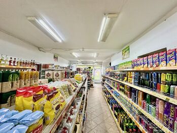 Obchodní prostor - prodejna potravin v přízemí - Prodej nájemního domu 333 m², Hlinsko