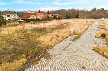 Prodej pozemku 9625 m², Praha 10 - Královice