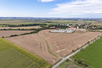 Prodej pozemku 28407 m², Praha 10 - Královice