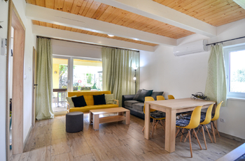 obývák I - Prodej chaty / chalupy 95 m², Milovice